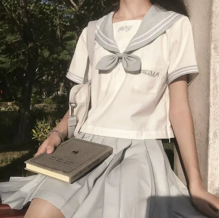 他她他她